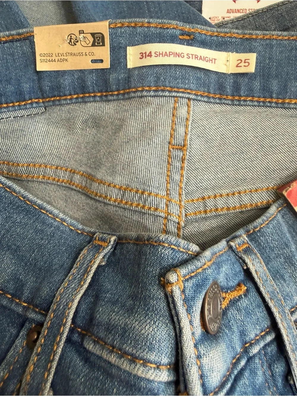 Levi's Women’s Skinny Jeans in Faded Blue with Distressed Detail